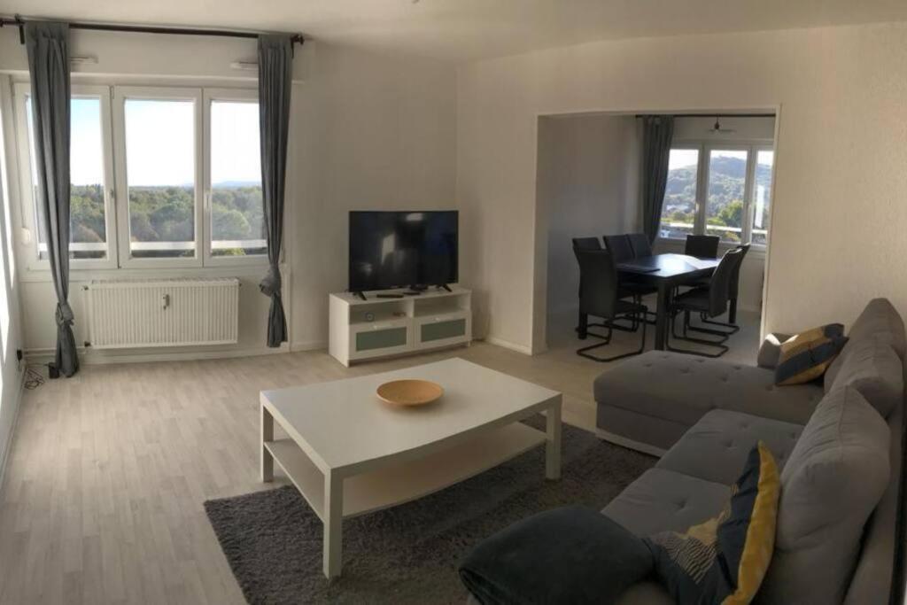 F2 65M2 Parking Prive Avec Une Belle Vue Metz Exterior foto